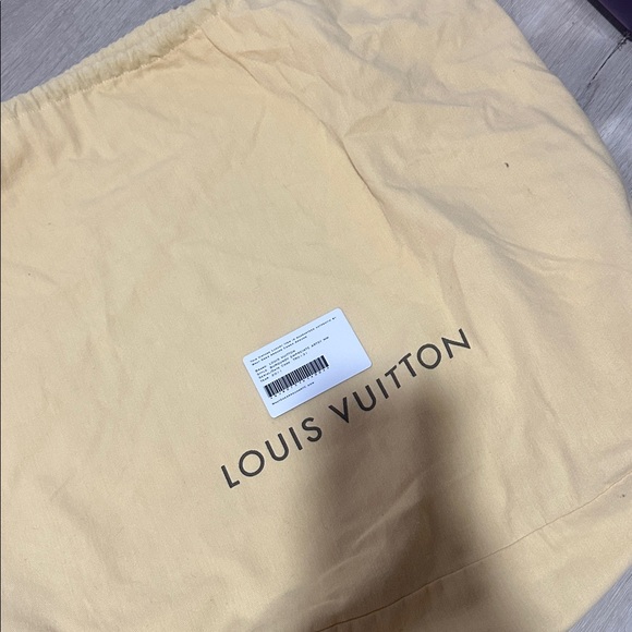 LV Artsy MM Monogram Leather Hobo - Picture 7 of 7